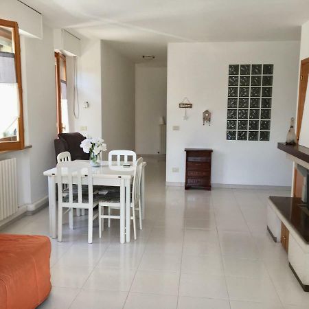 La Casa Di Lory Apartment Falconara Marittima Bagian luar foto