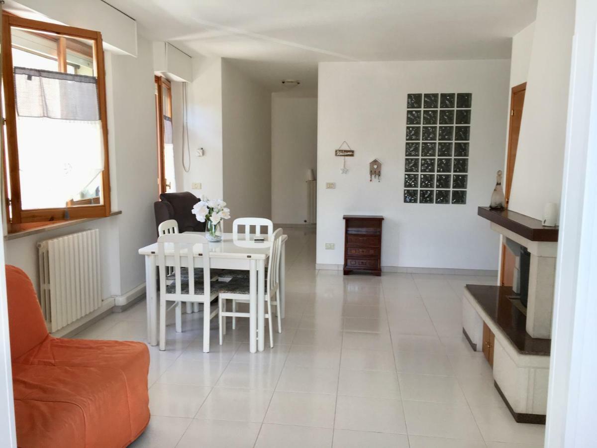 La Casa Di Lory Apartment Falconara Marittima Bagian luar foto